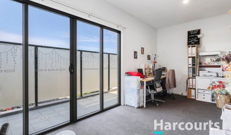 Rare Opportunities! Springvale Central!